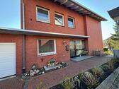 Foto - Freistehendes Zweifamilienhaus mit 3 Garagen - Provisionsfrei -