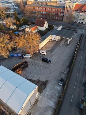Foto - TOP FREIFLÄCHE MIT BÜRO UND LAGER IN BERLIN-WEISSENSEE Gewerbegrundstück Garage Werkstatt Stellplatz Autoplatz Gewerbefläche Betoniert Lager-Halle