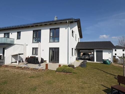 Foto - Neuwertige, große Doppelhaushälfte in der Gemeinde Steinach