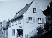 Foto - Teilsaniertes Einfamilienhaus mit Bar und Wohnung und Grundstück