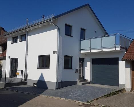 Foto - Hochwertige DHH mit EBK, Garage in Bernstadt zu vermieten