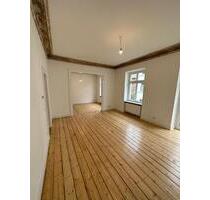 Stilvolle Altbauwohnung, 5 Zimmer, KDB, Balkon, Nützenbergerstr - Wuppertal Brill