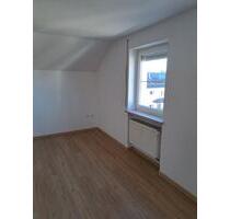 2-Zimmer-Wohnung Dachgeschoß - 500,00&nbsp;EUR Kaltmiete, ca.&nbsp; 46,43&nbsp;m&sup2; in Freilassing (PLZ: 83395)