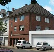 Mehrfamilienhaus mit befahrbarer Lagerhalle zu verkaufen - Düren