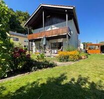 Großes Ein- oder Zweifamilienhaus - Saal an der Donau