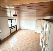 7-Zimmer Wohnung auf zwei Ebene zu vermieten.. In Elsdorf Nieder