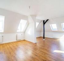 ELEGANTER ALTBAUCHARME TRIFFT MODERNES WOHNGEFÜHL ÜBER DEN DÄCHERN VON GOHLIS - Leipzig Nord