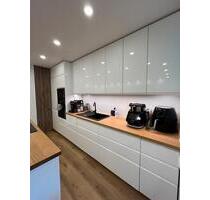 Kernsanierte 2- Zimmer Wohnung mit Balkon in ruhiger Parkanlage - Sankt Augustin