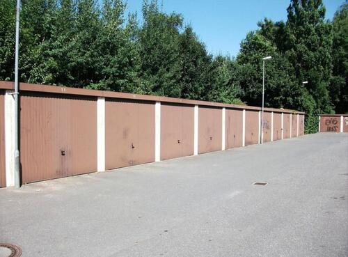 Foto - -1- Motorrad-Stellplatz in Garage