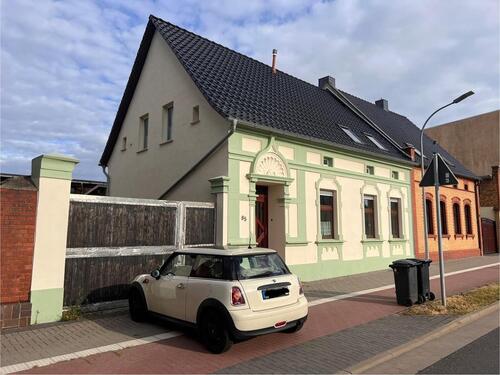 Foto - Familienhaus mit großem Grundstück in CalbeSaale