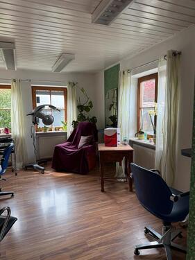 Foto - Laden für Friseur-in - 500,00 EUR Kaltmiete,