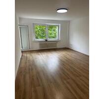 Wunderschöne gutgeschnitte 3,5 Zimmer Wohnung mit großem Balkon - Düsseldorf Stadtbezirk 9