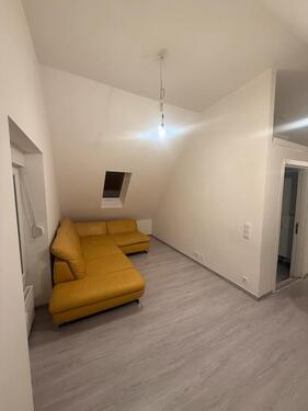 Foto - İn İchenhausen DG Wohnung - 800,00&nbsp;EUR Kaltmiete, ca.&nbsp; 55,00&nbsp;m&sup2;