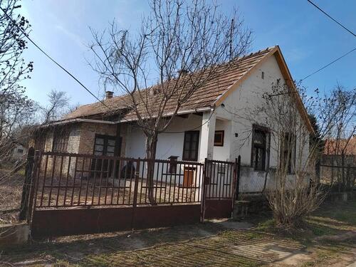 Foto - Haus mit Grosszügigen Garten Nähe Balaton