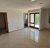 Schöne 1-Zimmer-EG-Wohnung mit Terrasse in Kleinsachsenheim Schöne 1-Zimmer-EG-Wohnung mit Terrasse in Kleinsachsenheim