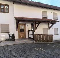 Teilmöblierte 1-Zimmer-Wohnung mit Balkon im Zentrum von Isen - Pastetten