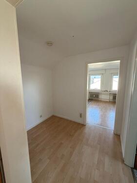 Foto - Helle & freundliche 2-Zimmer-Dachgeschoß-Wohnküche in Worringen
