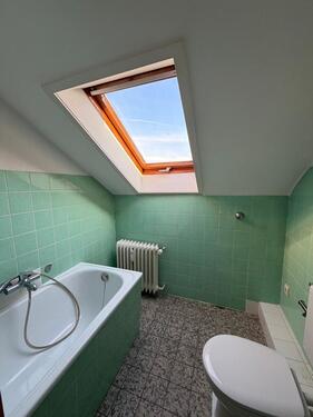 Foto - 2 Zimmer Dachgeschoßwohnung zur Miete in Köln