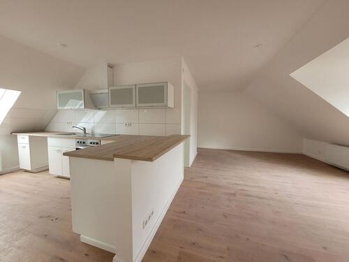 Foto - Neuwertige 3-Zimmer-Wohnung im Dachgeschoss