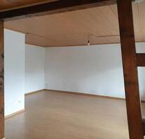 Helle 3- 4Zimmer-Altbauwohnung mit Balkon - Fränkisch-Crumbach