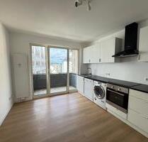 Stillvolle Balkonwohnung mit Einbauküche, Zweitbezug nach Sanierung - Mainz Neustadt