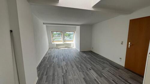 Foto - 3-Zi.-DG-Whg. mit Wanne UND Duche, PKW-Stellplatz möglich