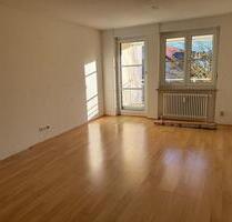 Schöne helle 2 Zimmer Wohnung mit Balkon in Unterföhring