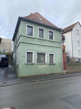 Foto - Freistehendes Einfamilienhaus in Kitzingen-Mitte – direkt am Main