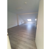 1 Zimmer Wohnung im Dachgeschoss im Zentrum von Duisburg