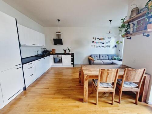Foto - Luxurious Living: Stunning 4-Room Apartment with 3 Balconies Near Nollendorfplatz