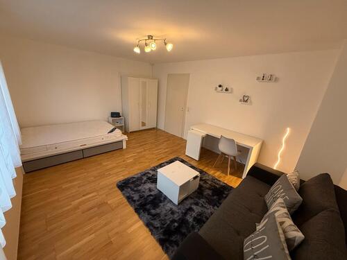 Foto - Drei helle Zimmer in Frauen‐WG verfügbar