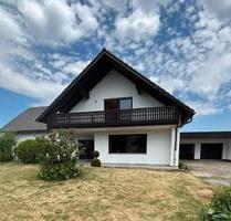 Einfamilienhaus in Köfering · Zwei Wohnungen · Panoramablick - Kümmersbruck