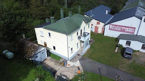 Foto - Saniertes Einfamilienhaus mit Gewerbegrundstück an der Lahn