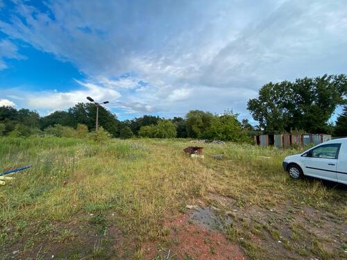 Foto - Grosses GrundstückLagerplatz ParkplatzDauer Flohmarkt Gelände?