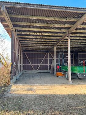 Foto - Hallenabteil Lagerplatz Maschinenhalle Stellplatz Wohnwagen Auto