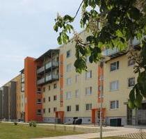Sanierte 2-Raum-Wohnung mit Dusche und Balkon in ruhiger Lage - Gera Lusan