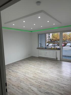 Foto - Renovierte 3-Zimmer-Wohnung in Krefeld-Elfrath mit Balkon