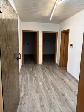 Foto - Großzüge 3 Zimmer Wohnung - 800,00&nbsp;EUR Kaltmiete, ca.&nbsp; 100,00&nbsp;m&sup2;
