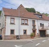 renovierungsbedürftiges Sandsteinhaus mit viel Potenzial - Bechhofen