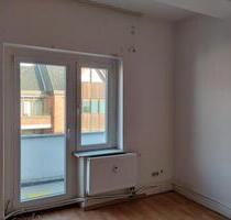 2-Zimmer-Dachgeschosswohnung mit Balkon In Essen Frohnhausen