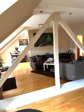 Foto - Schöne 23-Zi-DG Wohnung in ruhiger Lage - NUR mit Wohnberechtigungsschein!