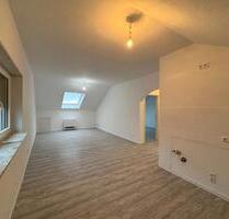 Erstbezug 4-Zi DG Wohnung Gernsheim | Klima | Garten