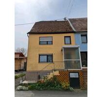 Ein Doppelhaushäfte mit viel potenzial - Külsheim