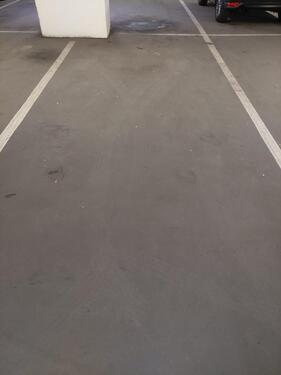 Foto - Tiefgaragen Stellplatz - 110,00 EUR Miete,