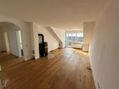 Foto - Sehr helle, gut isolierte 3- Zimmer Dachgeschoßwohnung mit Balkon