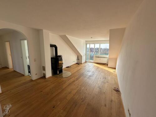 Foto - Sehr helle, gut isolierte 3- Zimmer Dachgeschoßwohnung mit Balkon