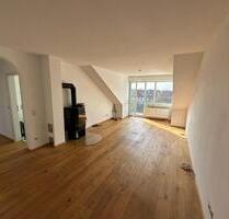 Sehr helle, gut isolierte 3- Zimmer Dachgeschoßwohnung mit Balkon - Höhenkirchen-Siegertsbrunn