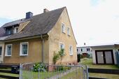 Foto - *Doppelhaushälfte mit Garage und Garten in Guteborn*
