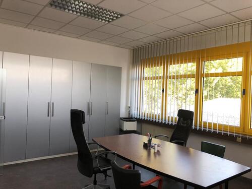 Foto - Büroräume im Gewerbegebiet - 850,00 EUR Kaltmiete,