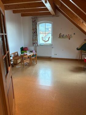 Foto - 4 Zimmer Dachgeschoßwohnung zur Miete in Sulzfeld